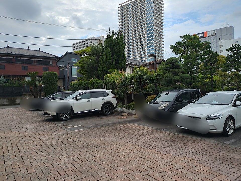 28/30 駐車場