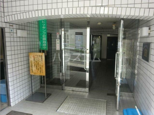 2/3 エントランス