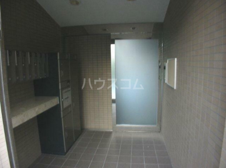13/22 エントランス