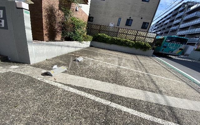 25/30 駐車場