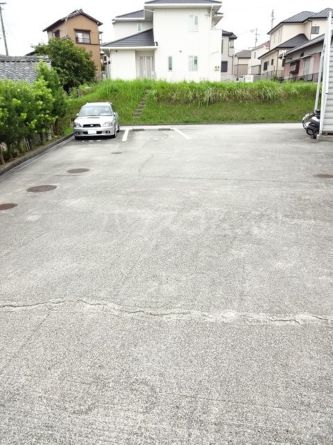 2/6 駐車場