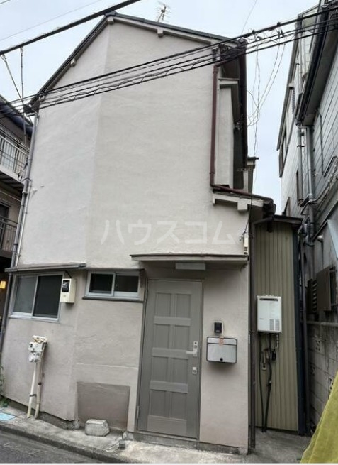 16/17 エントランス