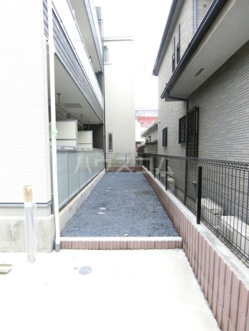 17/17 駐車場