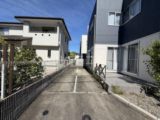 2/2 駐車場