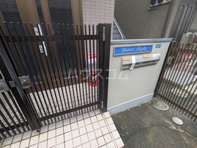 25/30 エントランス