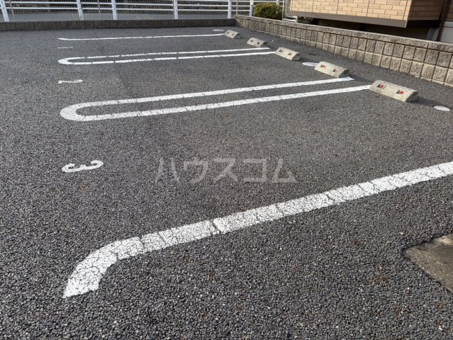 26/27 駐車場