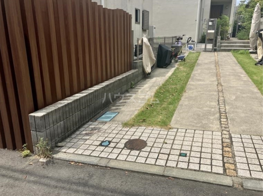 17/27 駐車場