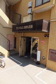16/17 エントランス