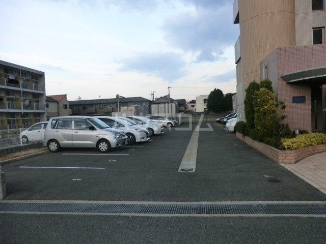 16/25 駐車場
