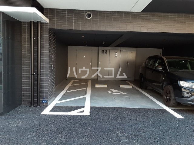 19/28 駐車場