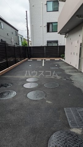 21/28 駐車場