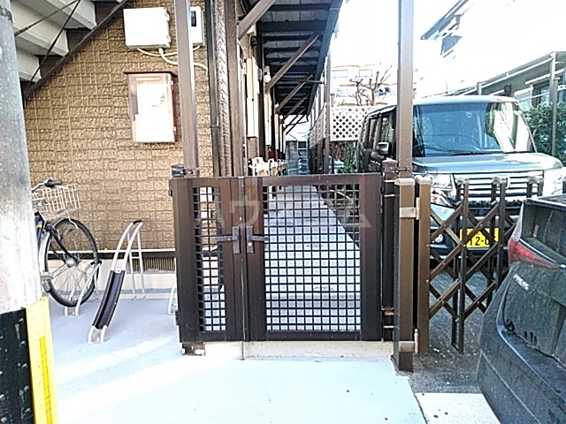 2/3 エントランス