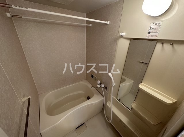 13/30 浴室