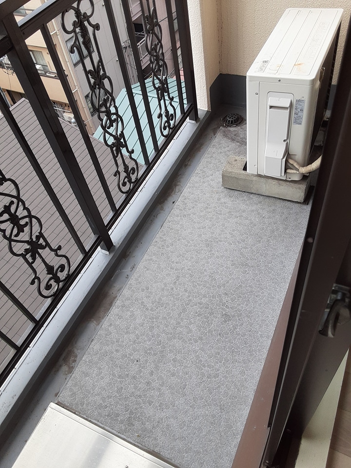 13/19 バルコニー