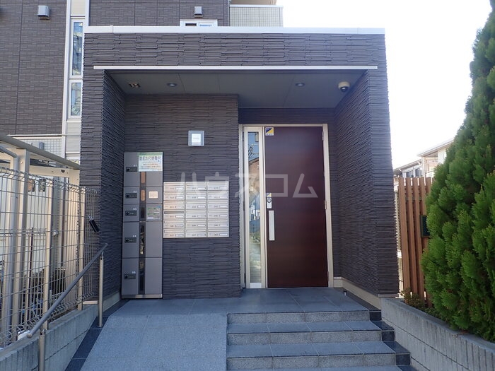 17/19 エントランス