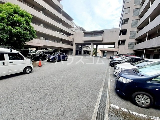 23/29 駐車場