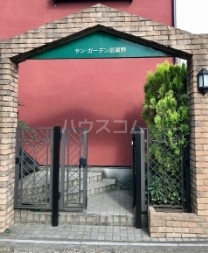 18/21 エントランス