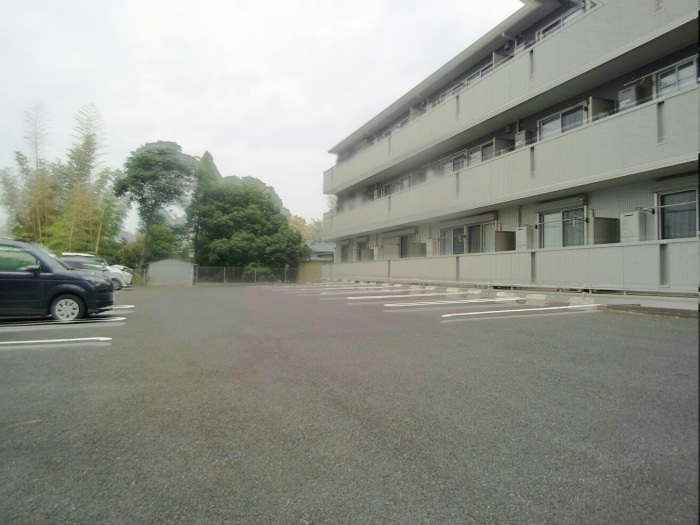 20/28 駐車場