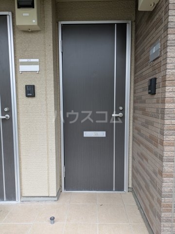 18/19 エントランス