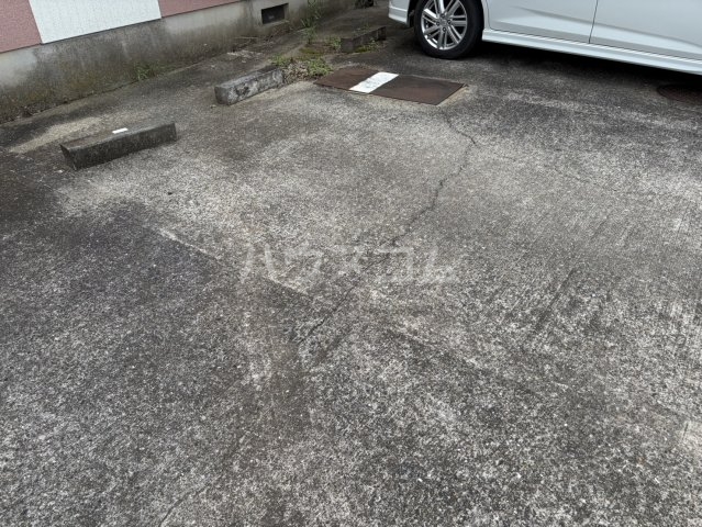 24/26 駐車場
