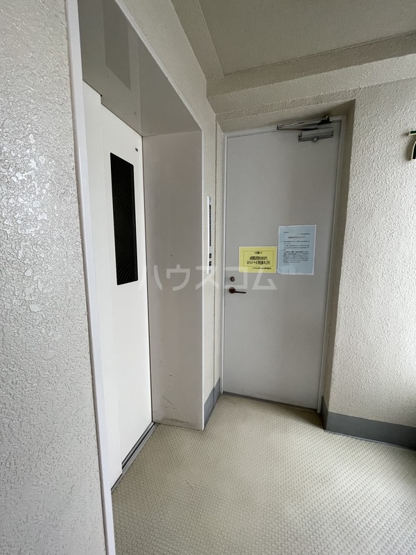 20/20 エントランス