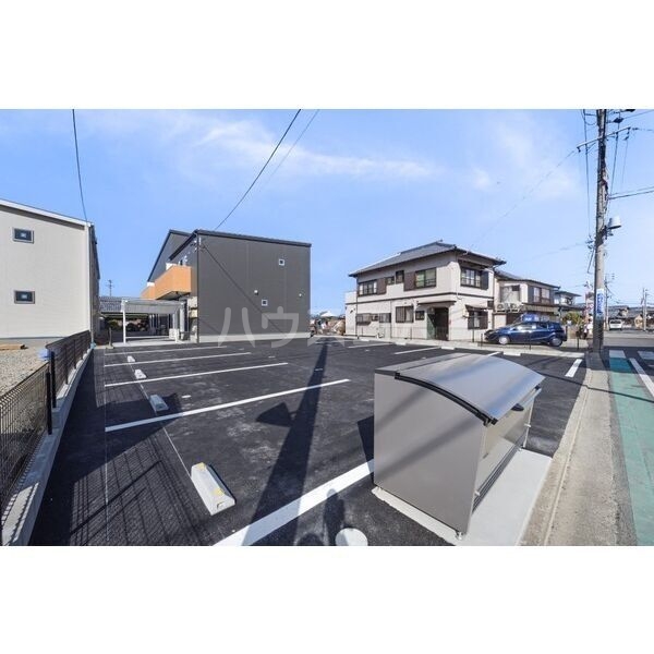 14/17 駐車場