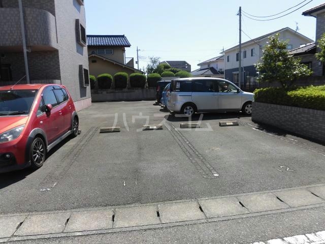 2/13 駐車場