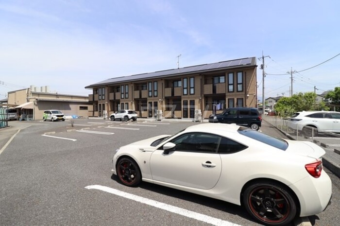 18/28 駐車場