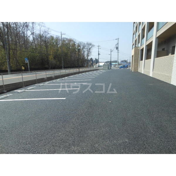 14/21 駐車場