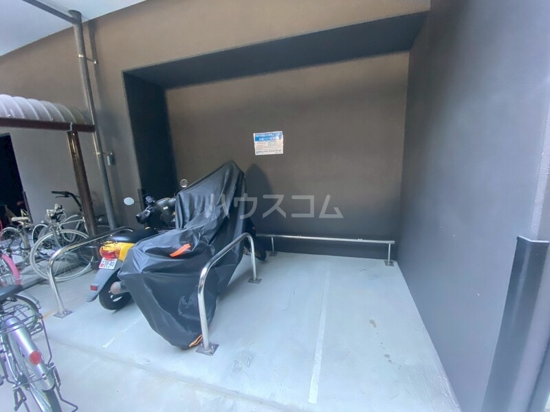 17/28 駐車場