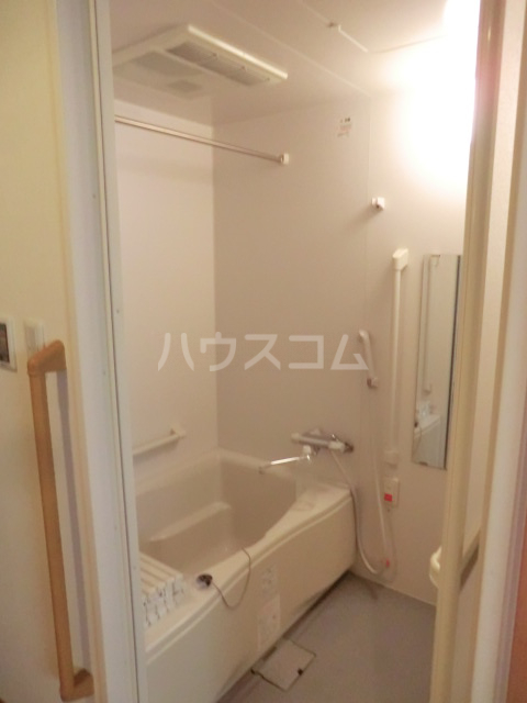 13/30 浴室