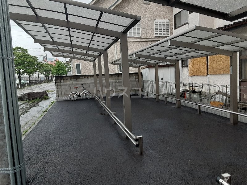 22/30 駐車場