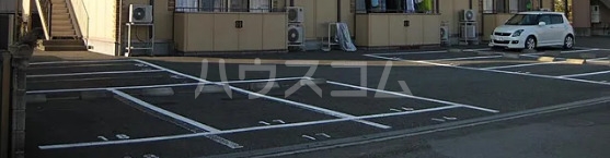 16/17 駐車場