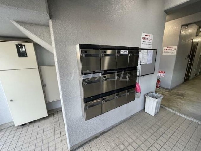 18/18 エントランス