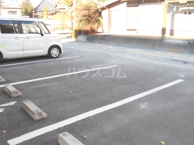 18/21 駐車場