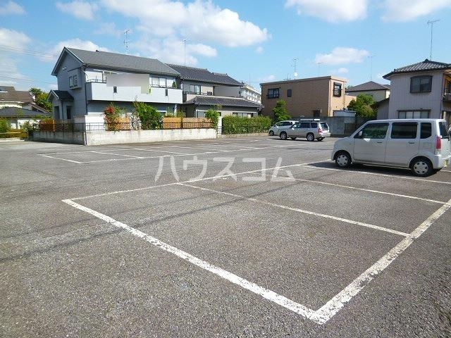 2/5 駐車場
