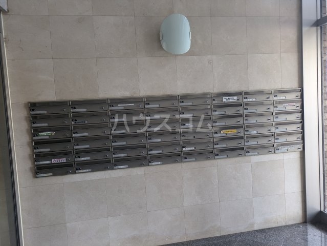 21/30 エントランス