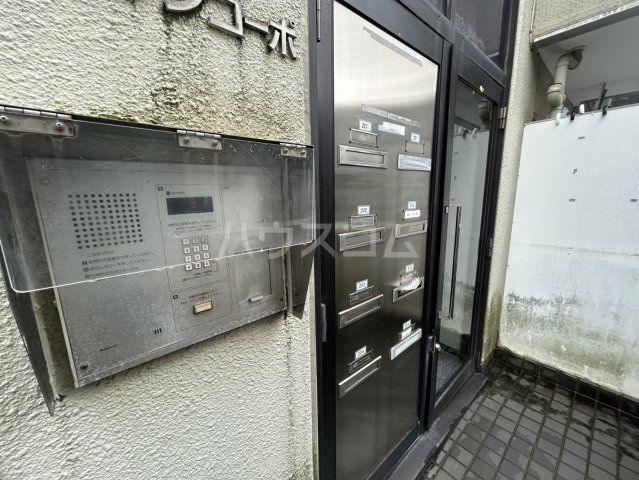 22/23 エントランス