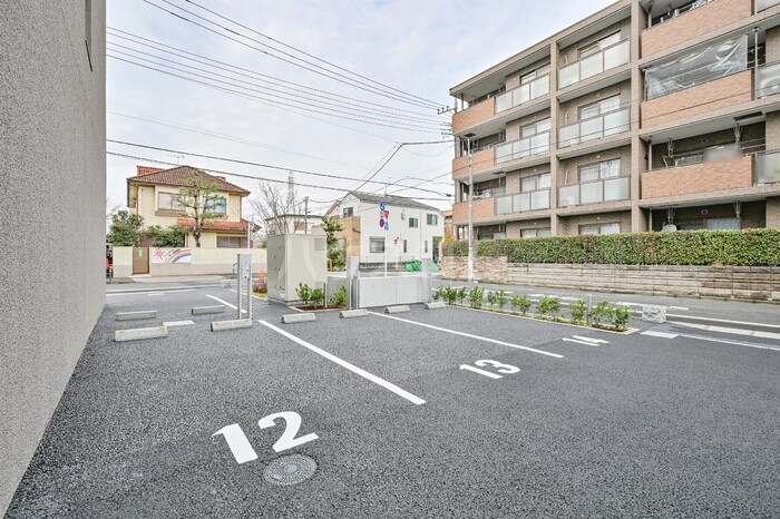 14/20 駐車場