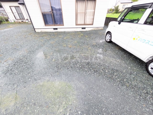 20/20 駐車場