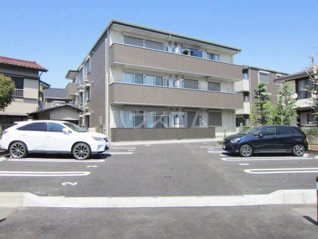 2/4 駐車場