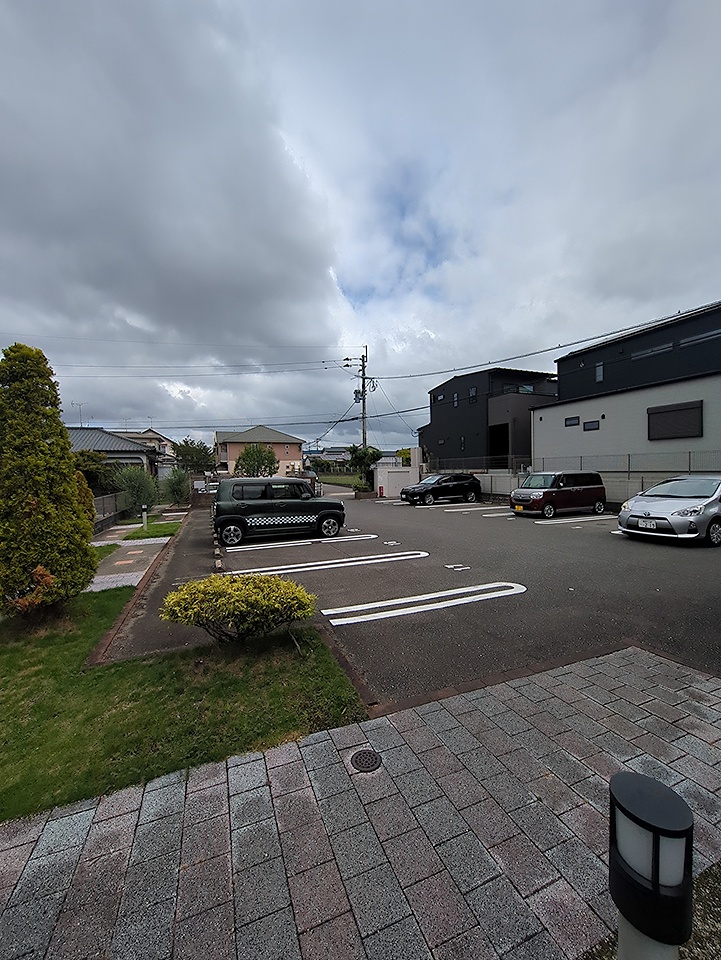 2/4 駐車場
