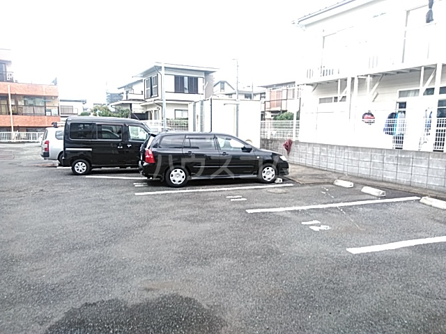 27/30 駐車場