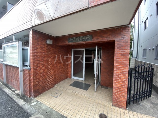 21/22 エントランス