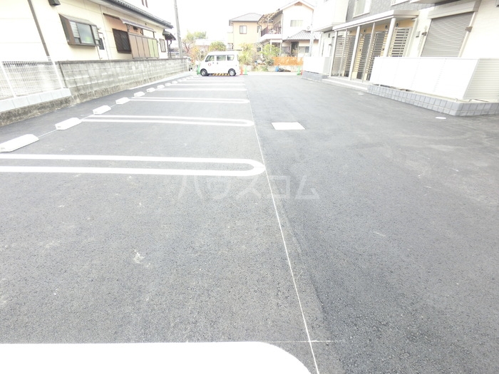 18/24 駐車場