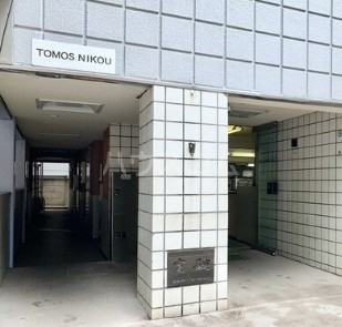 13/15 エントランス