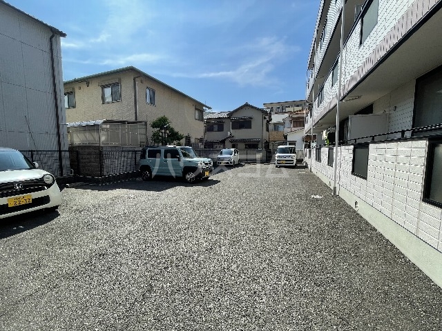 16/25 駐車場