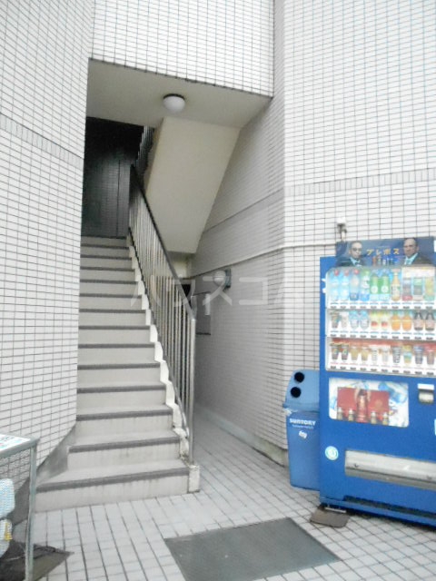 21/28 エントランス