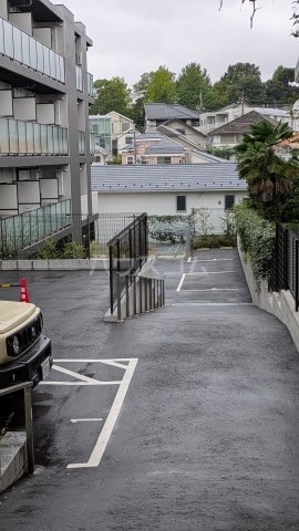 20/27 駐車場