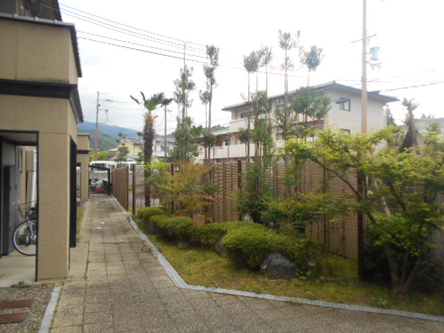 21/30 エントランス